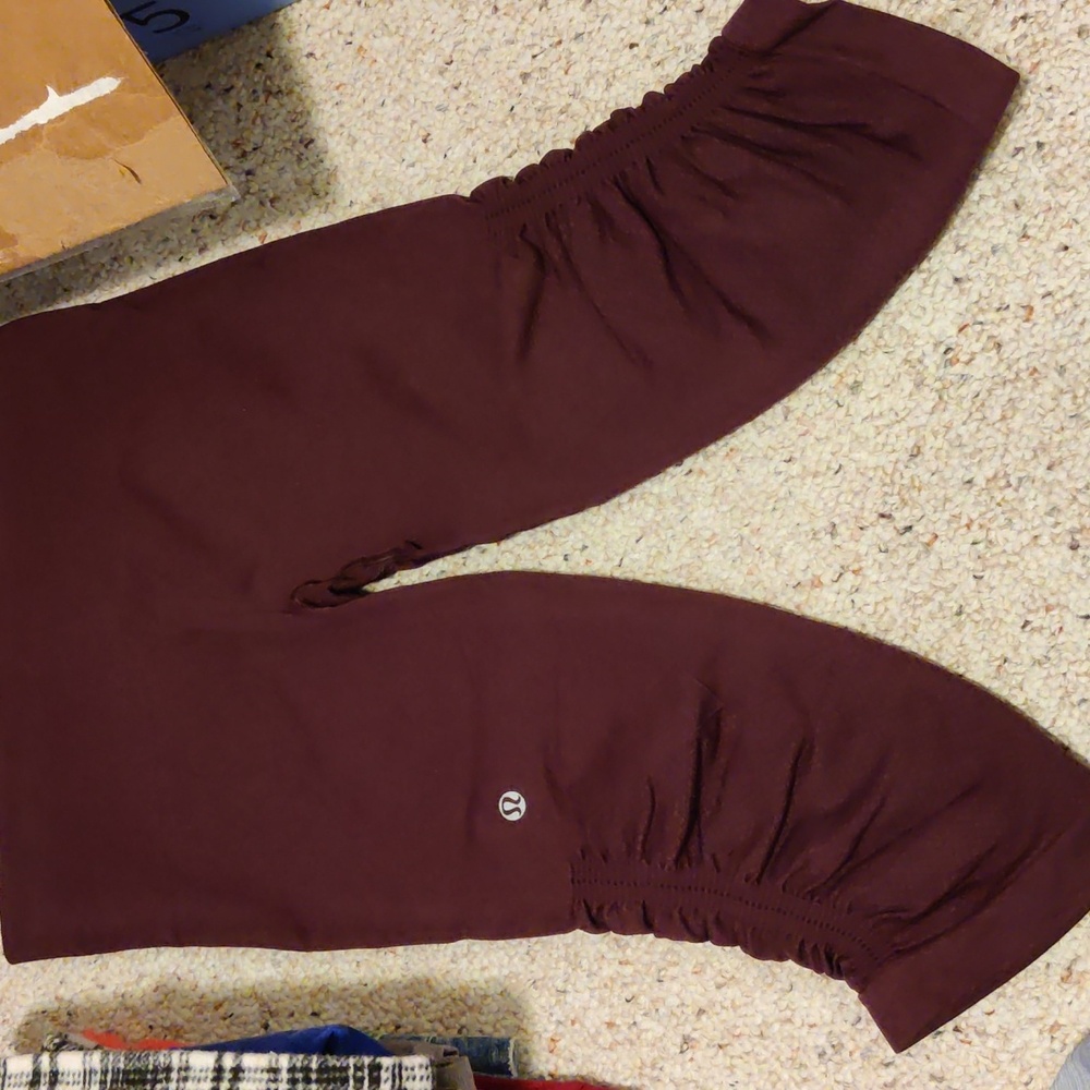 Lululemon scrunch Capri size 4